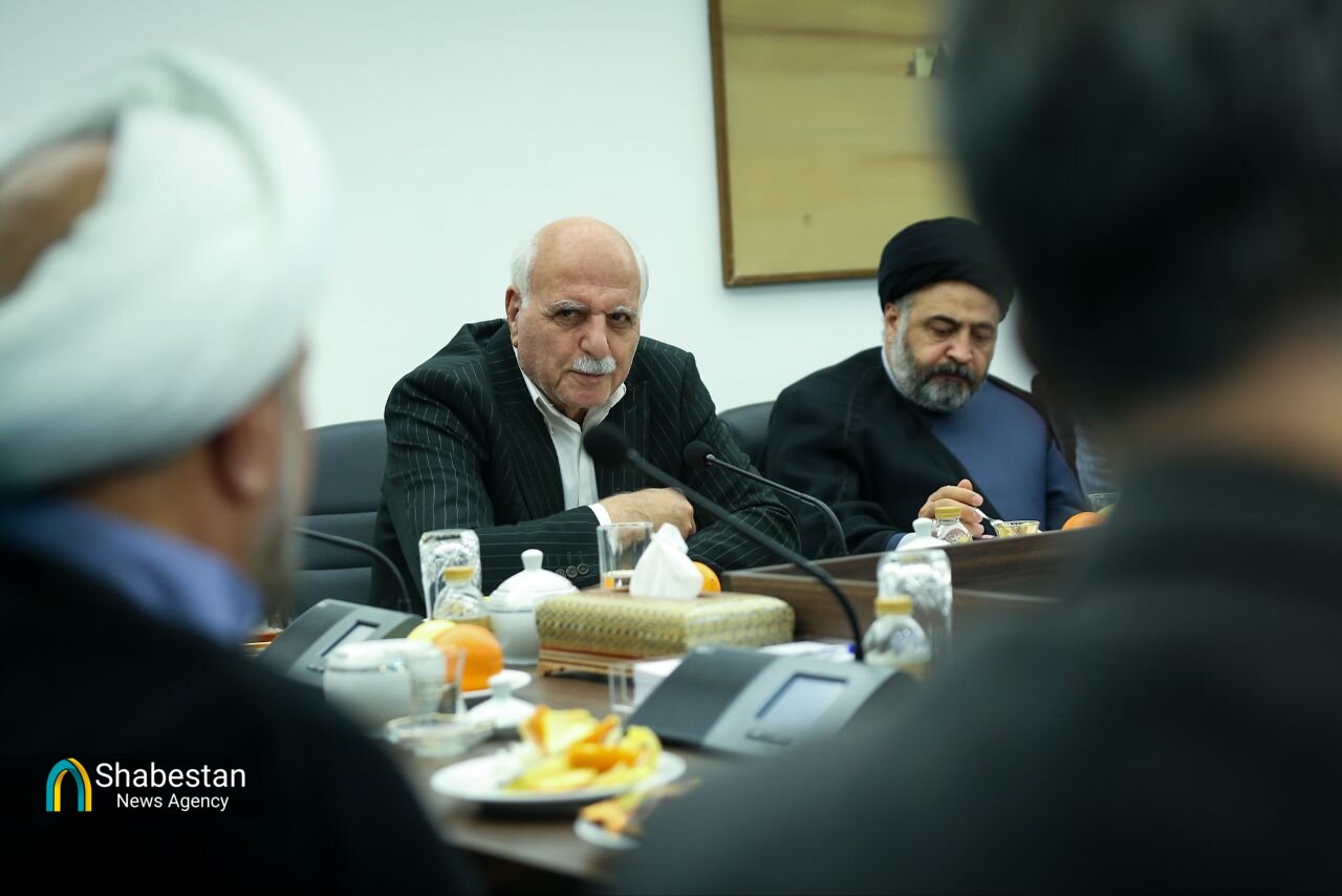 توفیقات ستاد بزرگداشت دهه کرامت در مردمی بودن برنامهها و خدمت کریمانه/ مجمع پیشکسوتان دهه راهاندازی میشود