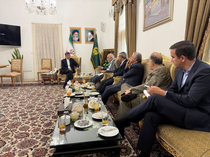 نشست پیگیری مسائل پیرامون حرم رضوی با حضور نماینده ویژه رییس جمهور