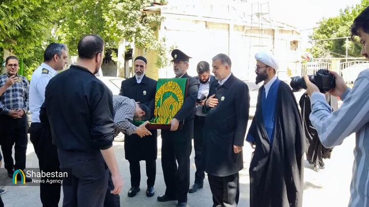 حضور کاروان خدام حرم رضوی در بیمارستان امام خمینی(ره) بروجرد