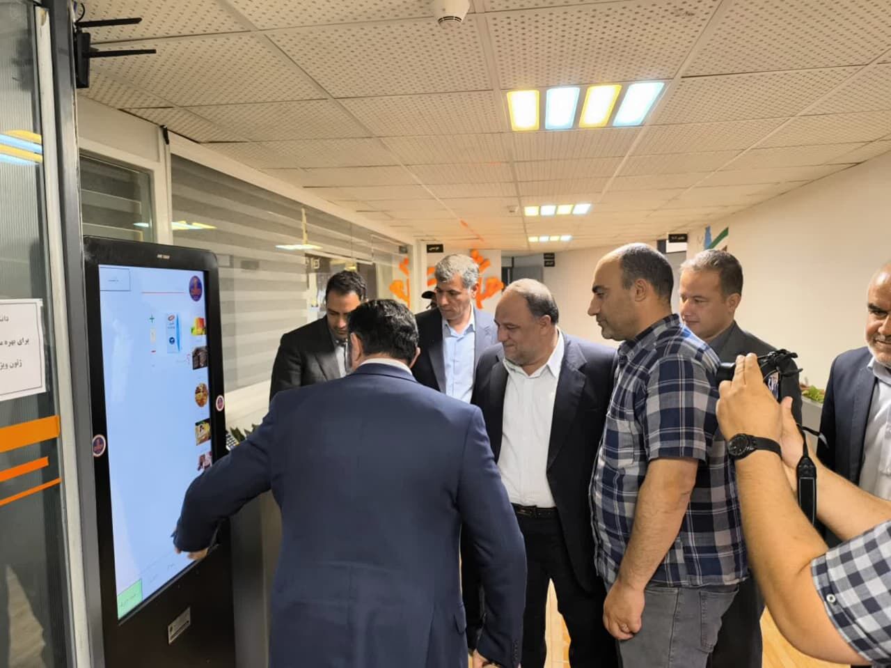 وظیفه اساسی آموزش و پرورش آموزش نسل جوان را به عنوان سرمایه های انسانی است