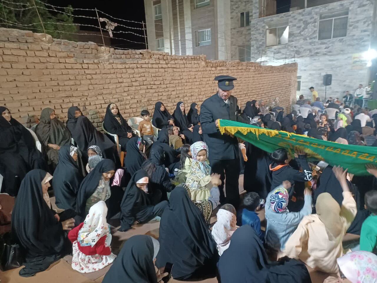 از گلزار شهدا تا مساجد شهر؛ عطر حرم امام رضا(ع) در بیرجند پیچید