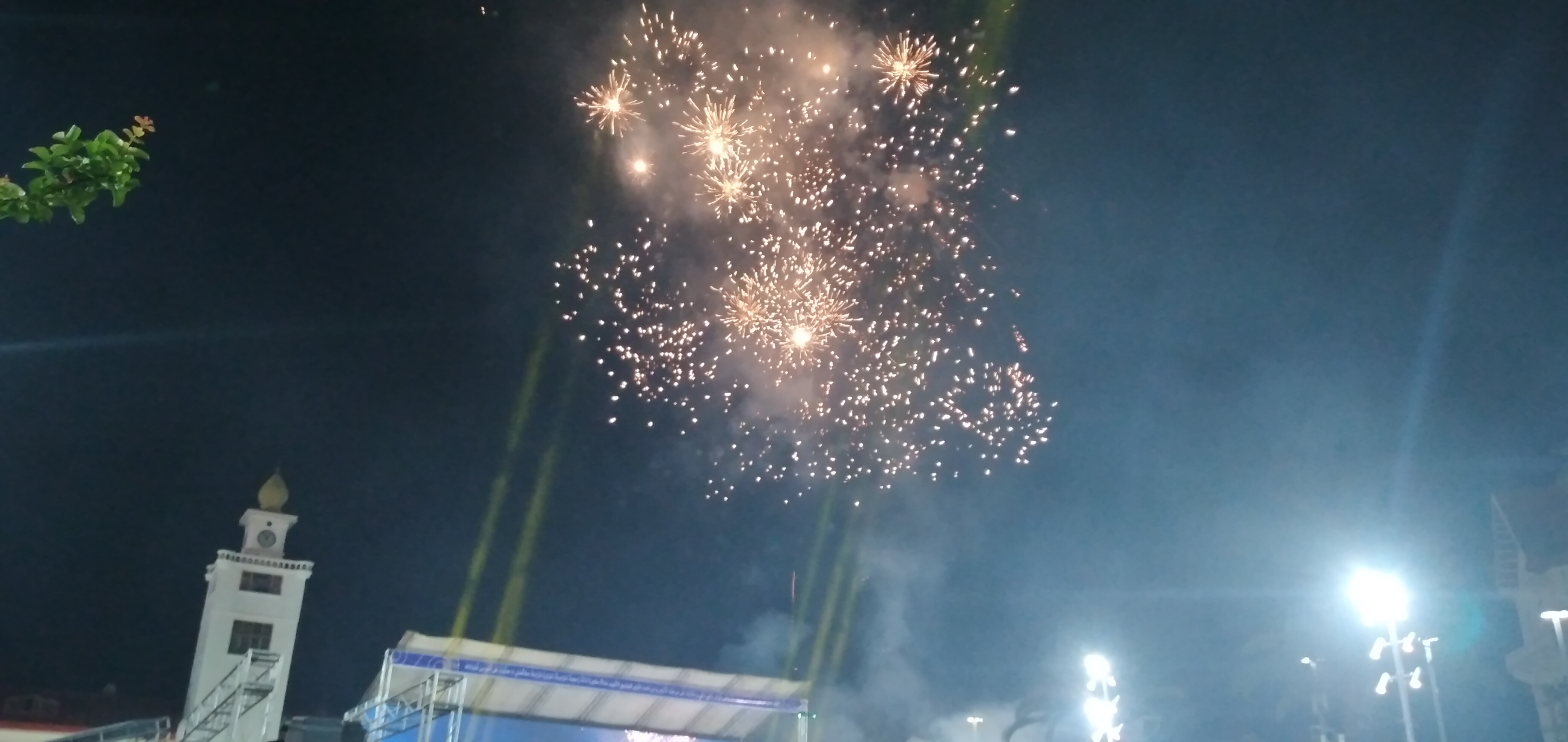 اجتماع امام رضایی‌ها؛ آسمان رشت نور افشانی شد