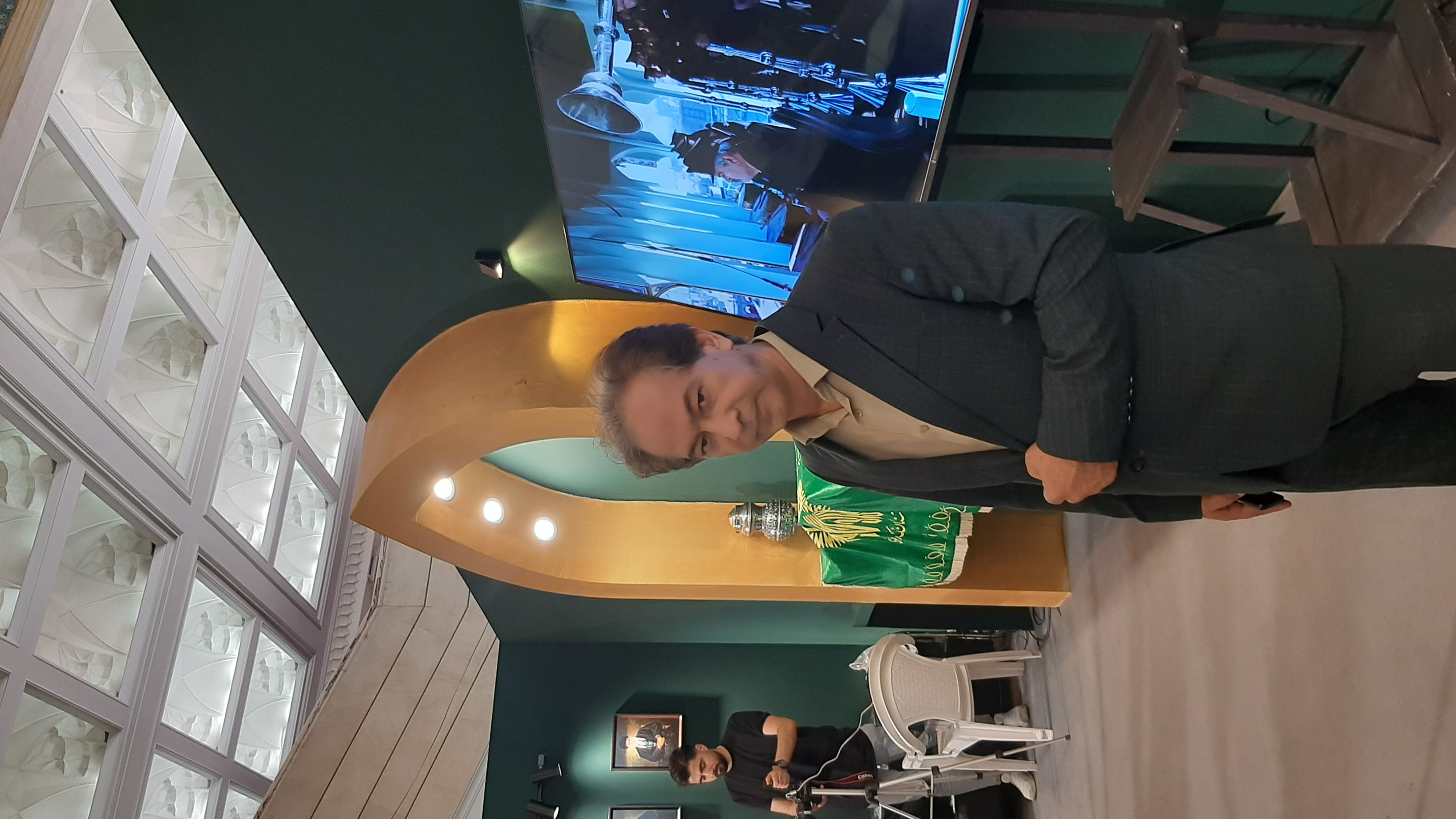 جمعه امام رضایی نمایشگاه کتاب/ تفرج فرهنگی بازدیدکنندگان زیر سایه حضرت خورشید