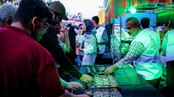 اجتماع امام رضاییها؛ عشق و ارادتی به امام هشتم که در تار و پود زندگی مردم ایران تنیده شدهاست