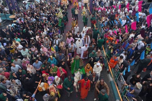 اجتماع امام رضاییها؛ عشق و ارادتی به امام هشتم که در تار و پود زندگی مردم ایران تنیده شدهاست