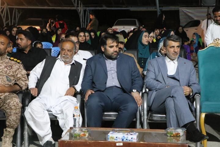 برگزاری جشنواره خیرین مدرسهساز در سراوان برگزاری جشنواره خیرین مدرسهساز در سراوان