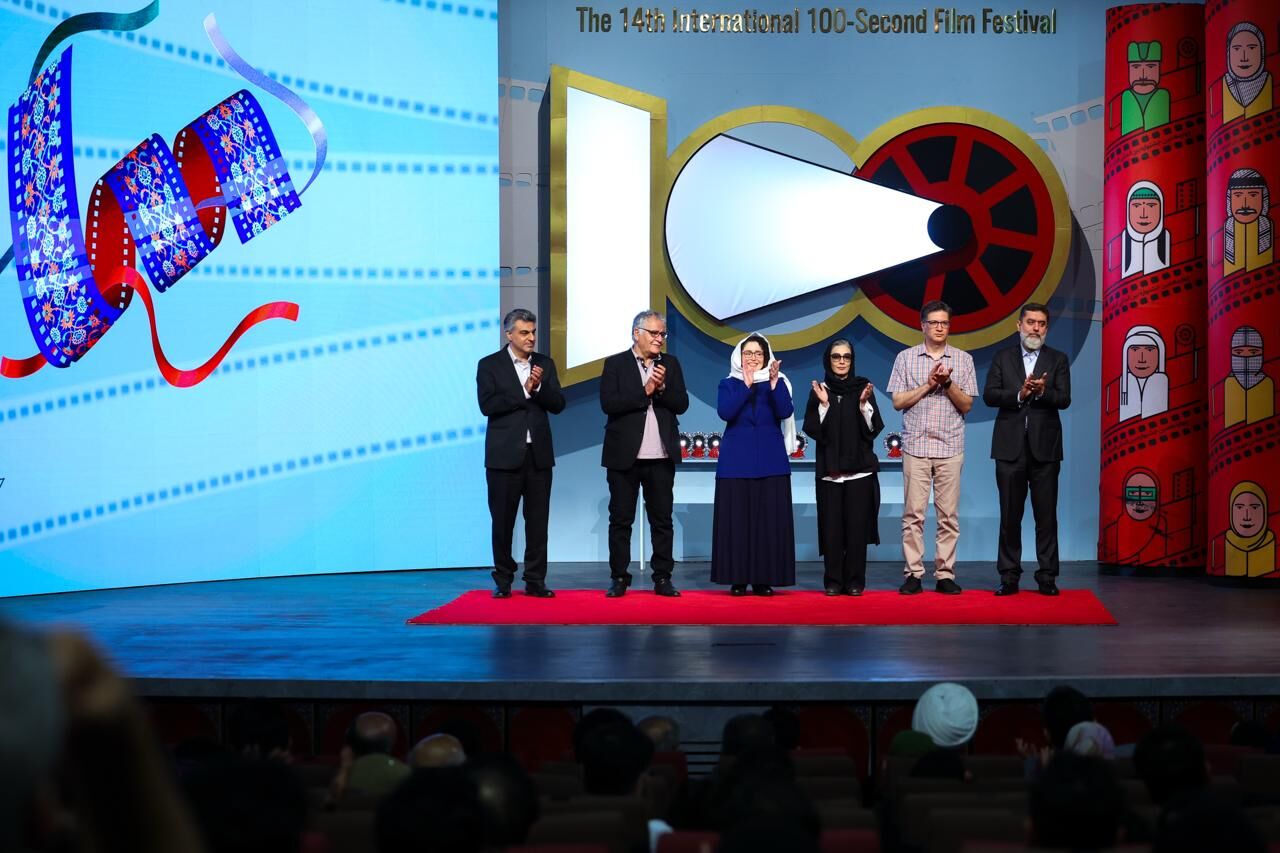 تجلیل از یک عمر تلاش هنری علیرضا داوودنژاد در جشنواره فیلم۱۰۰