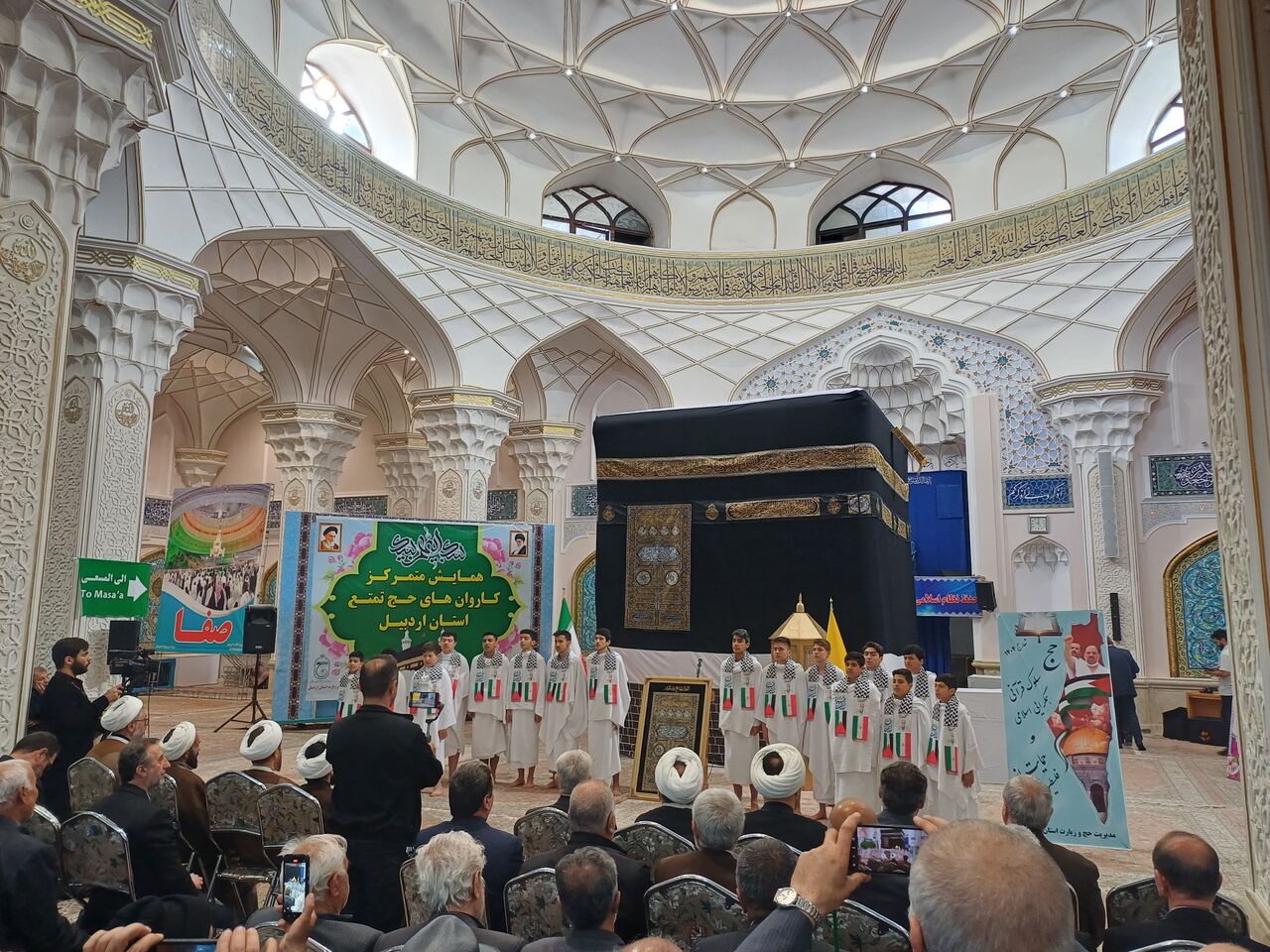 اعضای کانون فرهنگی هنری الهادی (ع) که با سرود عجین شدهاند