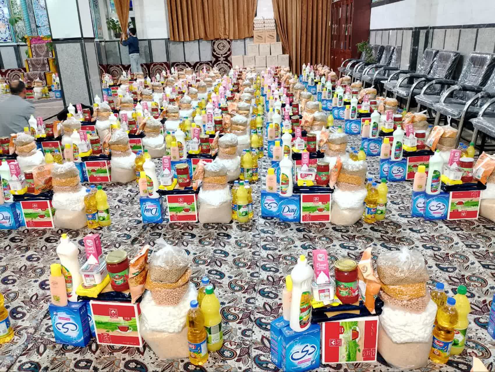 توزیع ۱۰۰ بسته معیشتی بین خانوادههای نیازمند در خوی