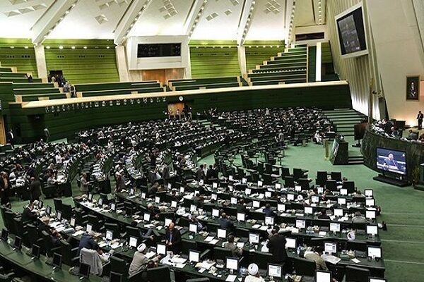 مقصران حادثه واژگونی اتوبوس دانش‌آموزان کرمانی براساس گزارش جامع کمیسیون عمران
