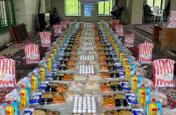 ۱۵۰ بسته معیشتی به مناسبت میلاد امام رضا (ع) در میاندوآب توزیع شد