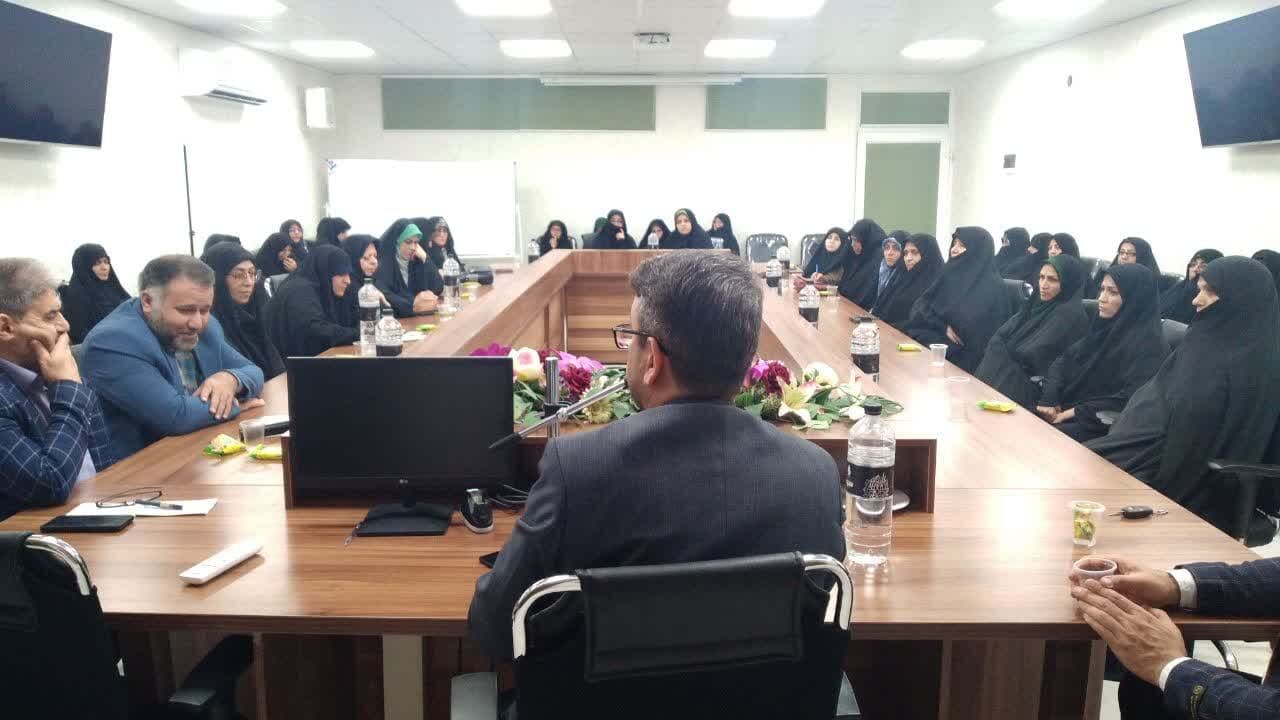 هیئات مذهبی و بانوان مبلغه ظرفیت بزرگی برای کاهش آسیبهای اجتماعی دارند