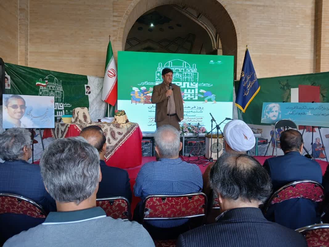 مجموعه هشت جلدی "ترجمه و مفاهیم اسلامی" و کتاب "داستان این است" رونمایی شد