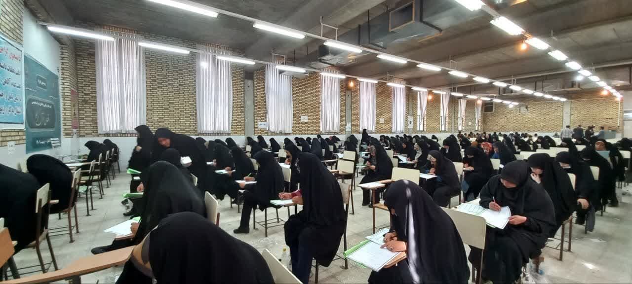 رقابت ۱۲۷۶ حافظ قرآن در آزمون اعطای مدرک تخصصی استان اصفهان