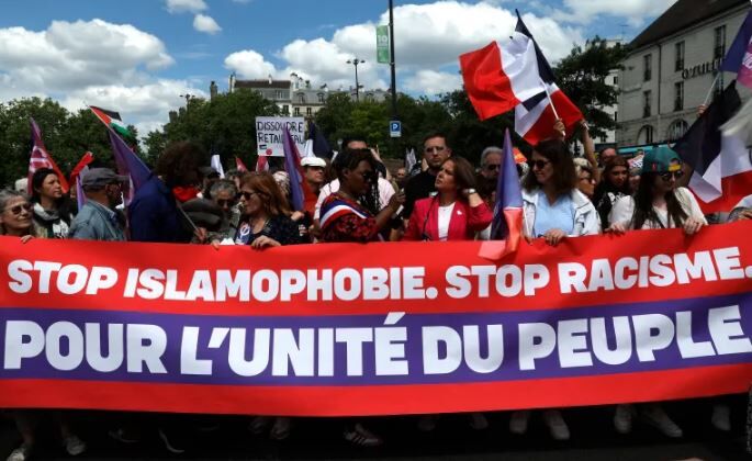 تظاهرات هزاران فرانسوی علیه افزایش اسلام هراسی در این کشور