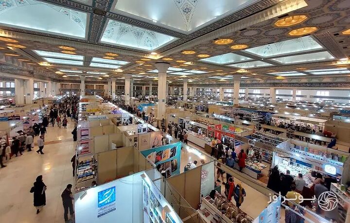 نصب کیوسک‌های سفارش کتاب در نمایشگاه توسط انتشارات دانشگاه تهران