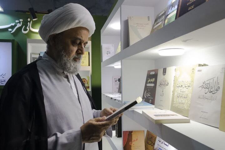 دبیرکل مجمع تقریب مذاهب از نمایشگاه کتاب تهران بازدید کرد