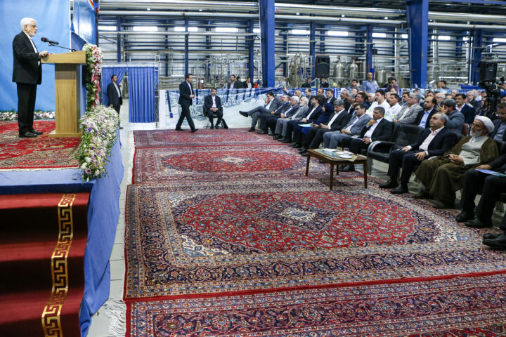 دولت وفاق ملی اجازه نمی‌دهد موانعی بر سر راه تولید کنندگان ایجاد شود