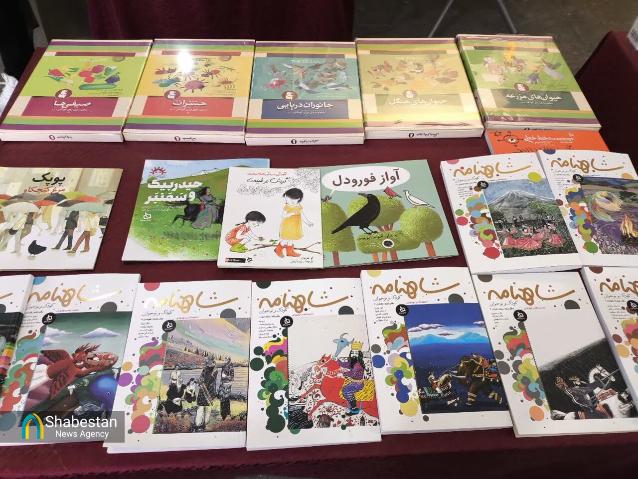 قدم به قدم در بخش ناشران کودک و نوجوان نمایشگاه کتاب/از عرضه شاهنامه برای کودکان تا ارایه آثار دینی