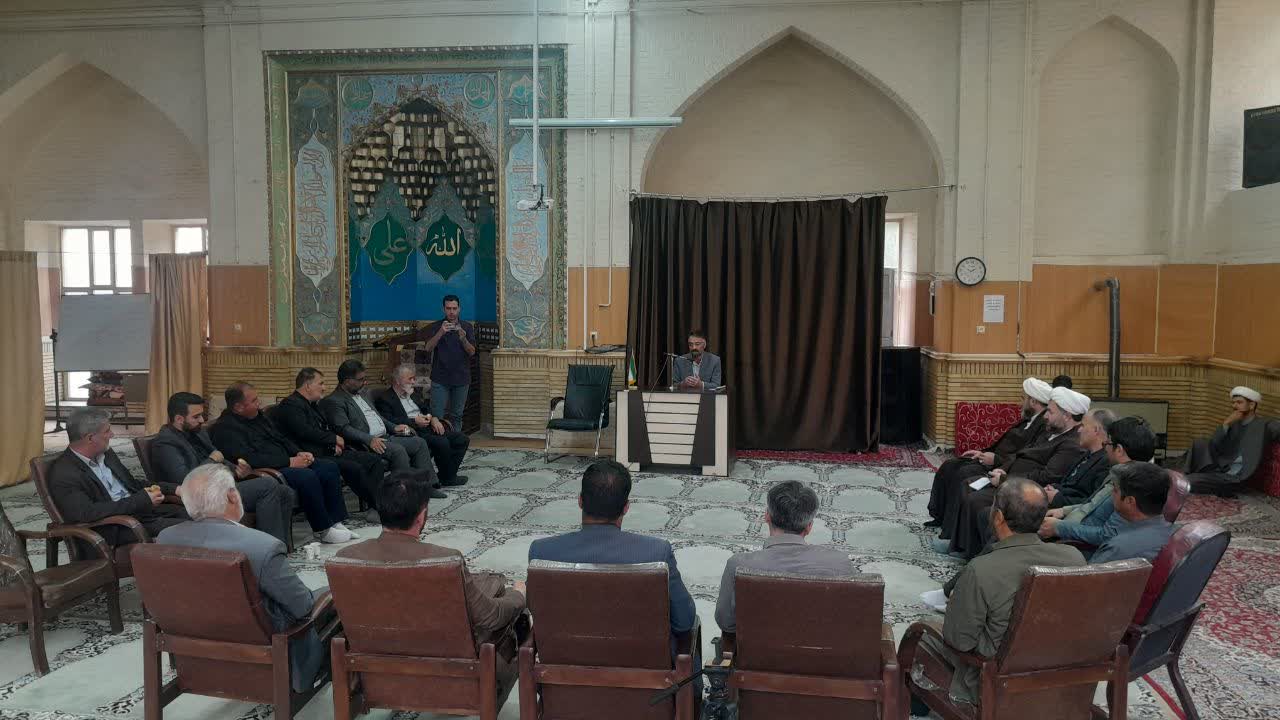 اساس کار تبلیغات اسلامی مردمی‌سازی است