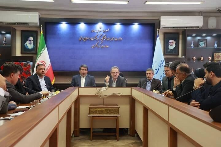 در جشن ملی بوم‌گردی‌ها ایران لبخند می‌زند