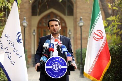 تغییر ساعت مدارس بر اساس تقاضای والدین شاغل/امتحانات دانش‌آموزان قبل از ساعت ۱۳