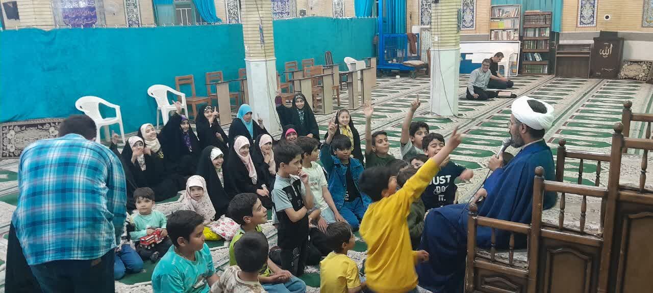قصه، بازی و شادی؛ میهمانی کوچولوها در مسجد چهارده معصوم(ع)