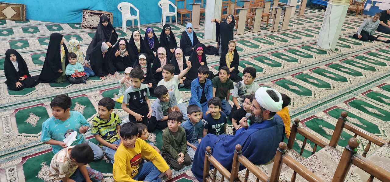 قصه، بازی و شادی؛ میهمانی کوچولوها در مسجد چهارده معصوم(ع)