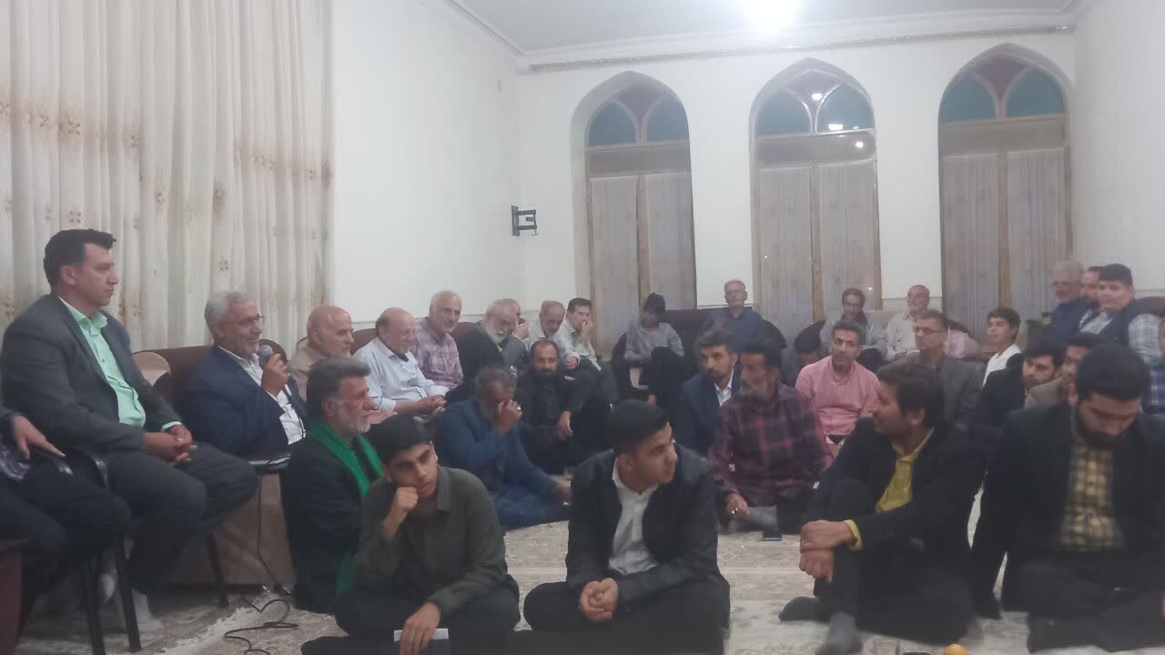 بررسی ابعاد شخصیتی حضرت محمدهلال(ع) در نشست مداحان آران و بیدگل و دماوند