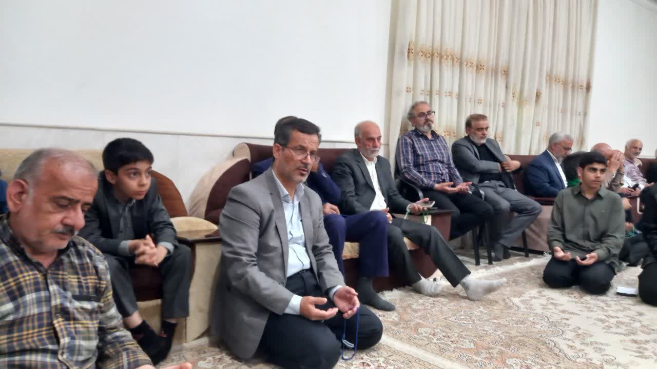 بررسی ابعاد شخصیتی حضرت محمدهلال(ع) در نشست مداحان آران و بیدگل و دماوند