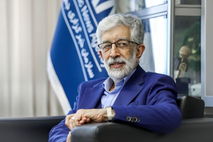 زبان فارسی؛ انتخاب تاریخی برای وحدت ایران/ زبان فارسی  رقیب زبان‌های قومی نیست