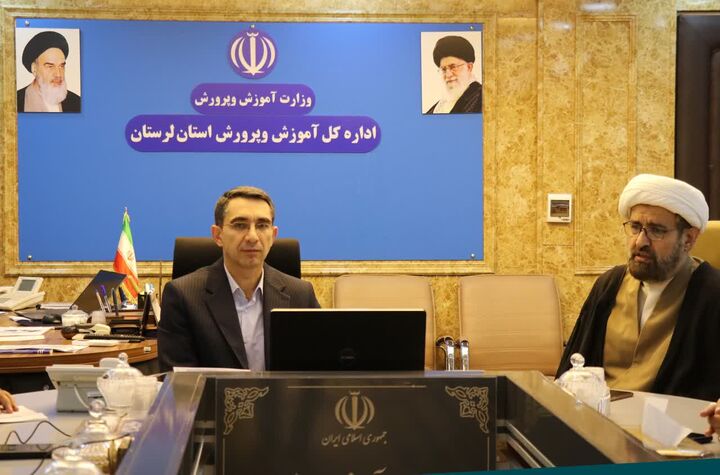 حضور روحانیت در مدارس فرصتی برای تقویت هویت دینی دانش‌آموزان است