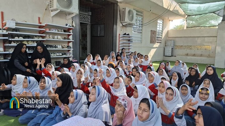 جشن چادر و حجاب فاطمی در دبستان قرآنی فرشتگان عنبرآباد برگزار شد 