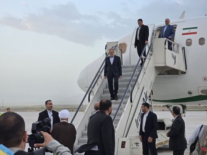 رئیس جمهور وارد کرمانشاه شد