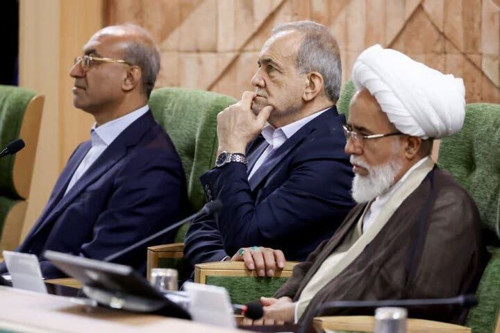 به دنبال جنگ نیستیم ولی عزت این کشور را معامله نمی‌کنیم