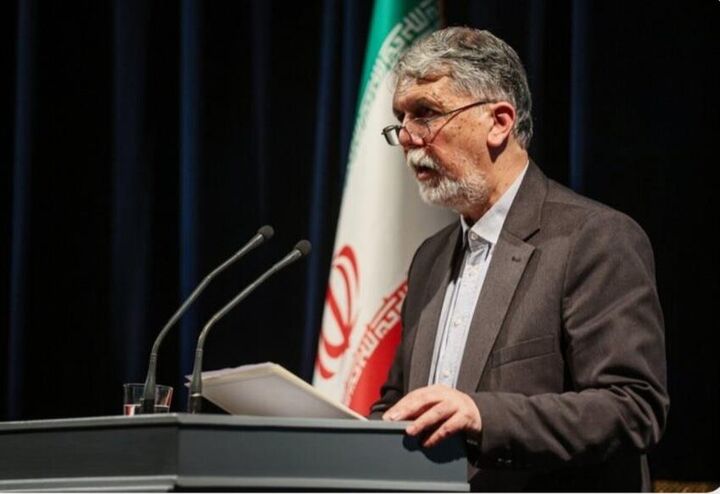 صالحی: پیوستگی زبان فارسی با هویت دینی عمیق است