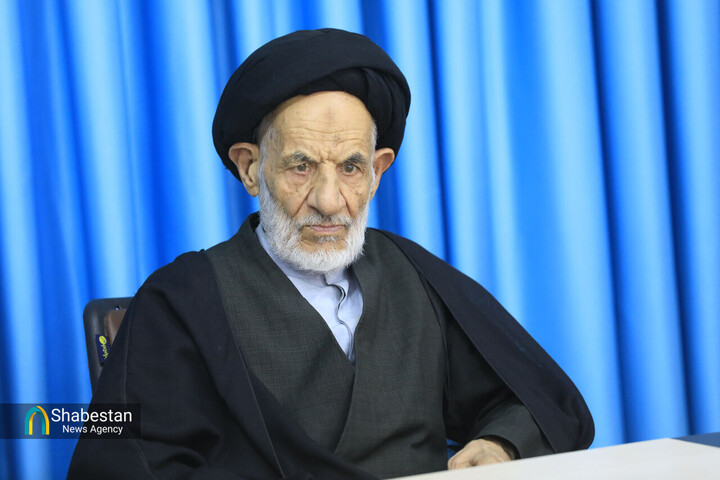 تنها راه نجات امت اسلامی بازگشت عملی به قرآن است