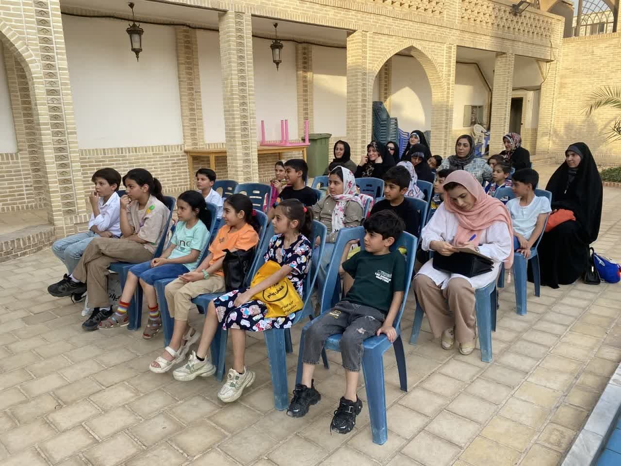 سومین جلسه کارگاه تخصصی کتابخوانی والد و کودک در کاشان برگزار شد