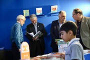 بازدید وزیر فرهنگ از سالن کودکان و نوجوانان نمایشگاه کتاب