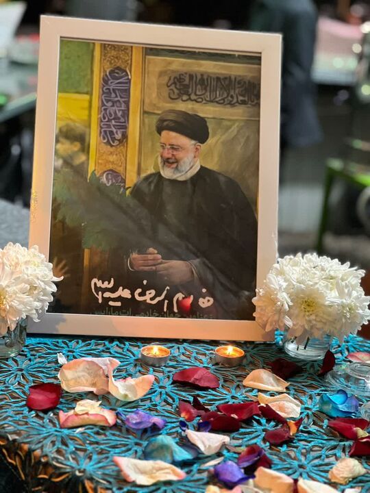 انتشار و توزیع پوستر خدمات شهید رئیسی در کانون بعثت رودبار