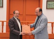 اهدای نسخه نفیس قرآن «مبارک» به کتابخانه مجلس