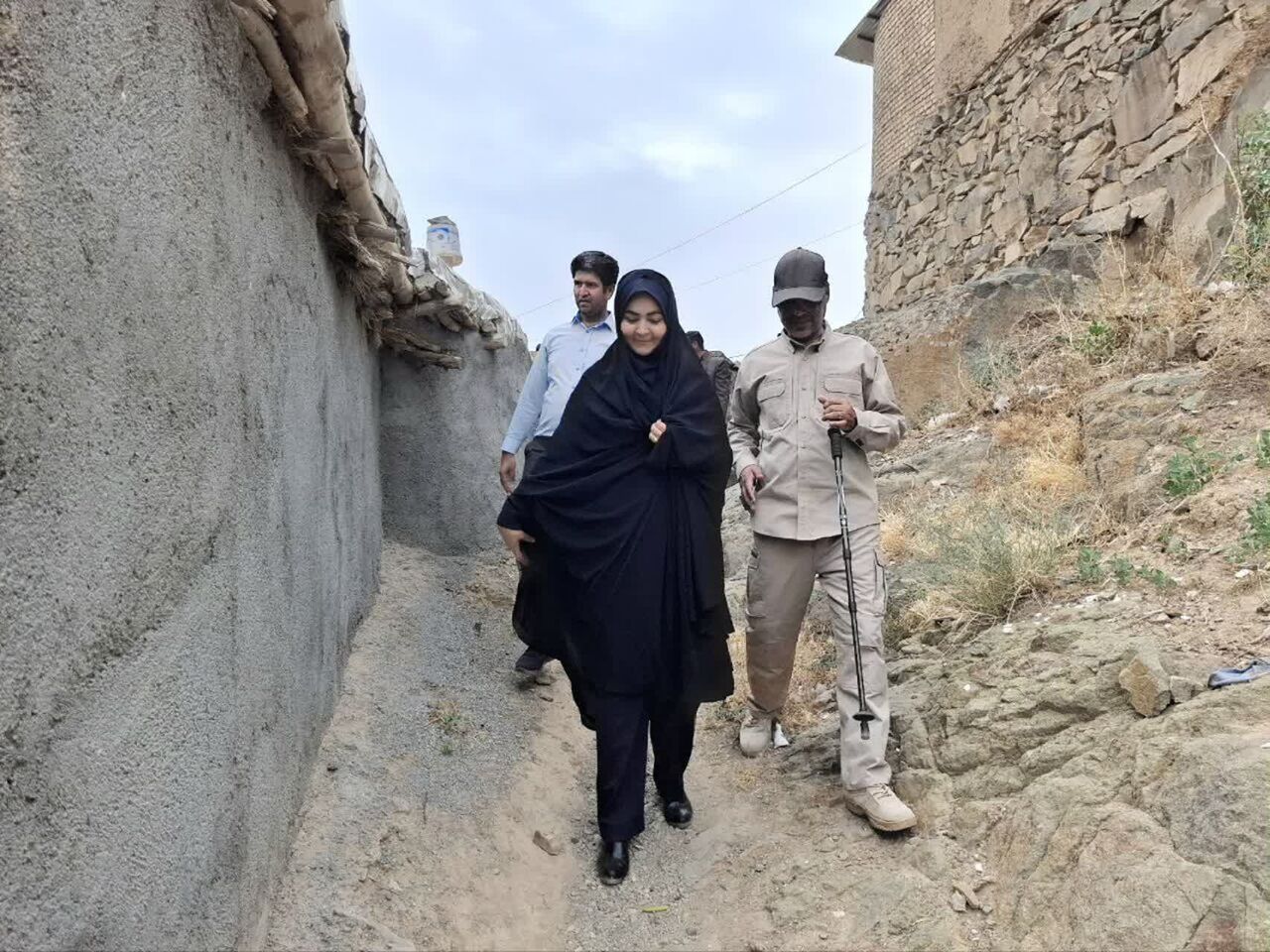 فرماندار مهولات در خط مقدم نهضت عدالت آموزشی لباس کار پوشید