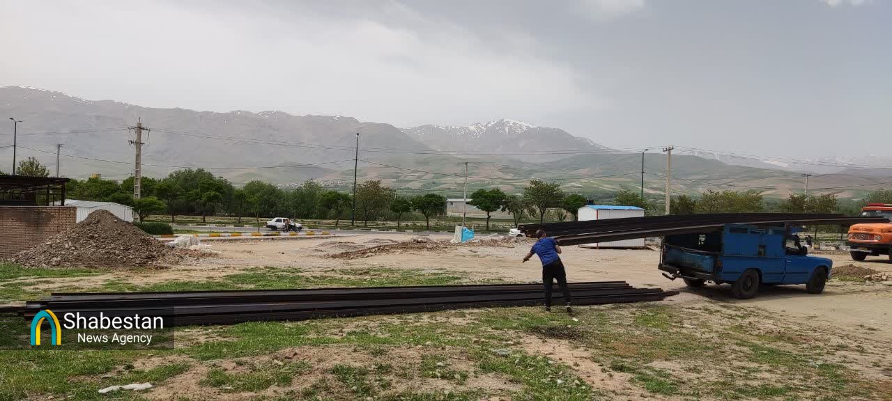 جوانان کانون کمیل مسجدالنبی پای کار ساخت موکب آیت‌الله بروجردی در عراق