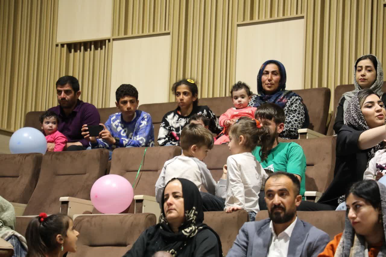 از تشویق تا حمایت در آذربایجانغربی/تجلیل از ۳۶ خانواده خوش جمعیت