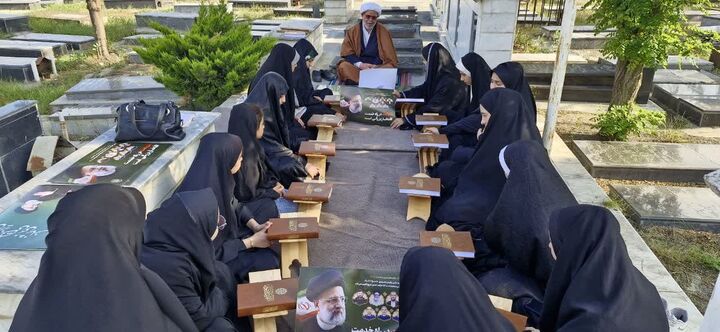 مراسم متفاوت کادر نوجوان کانون فرهنگی هنری شهید کیانی برای تقدیر از شهدای خدمت