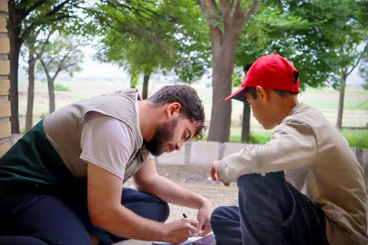 جهاد در دل روستا؛ روایت تصویری از خدمت بی‌منت پسران مسجد امام‌رضا(ع)