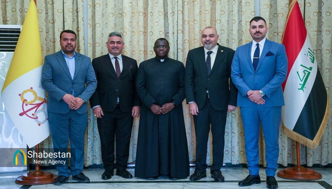 بازدید یک هیئت از آستان مقدس امام حسین(ع) از سفارت واتیکان در بغداد
