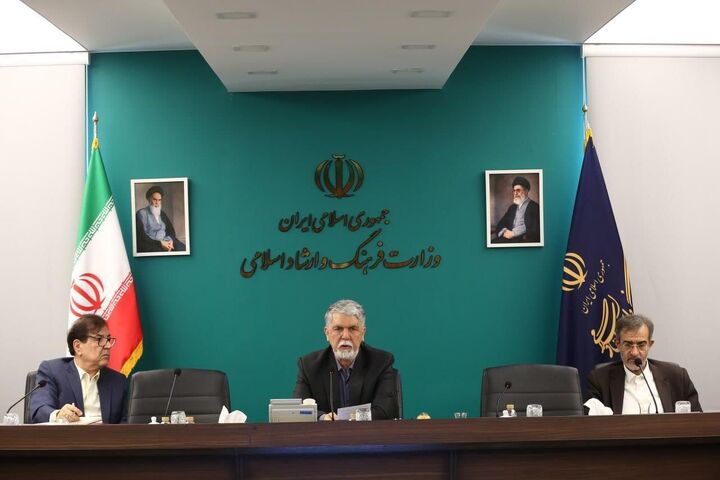 صالحی: توجه به نقش دانشگاه‌ها برای آینده هنر ایران جدی باشد