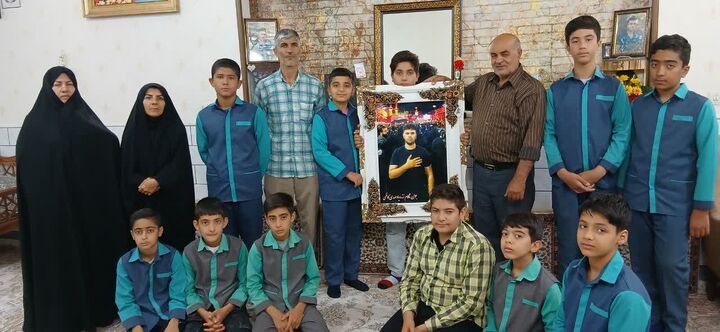 درسی از جنس انسانیت؛ وقتی دانش‌آموزان پای روایت یک فداکاری نشستند