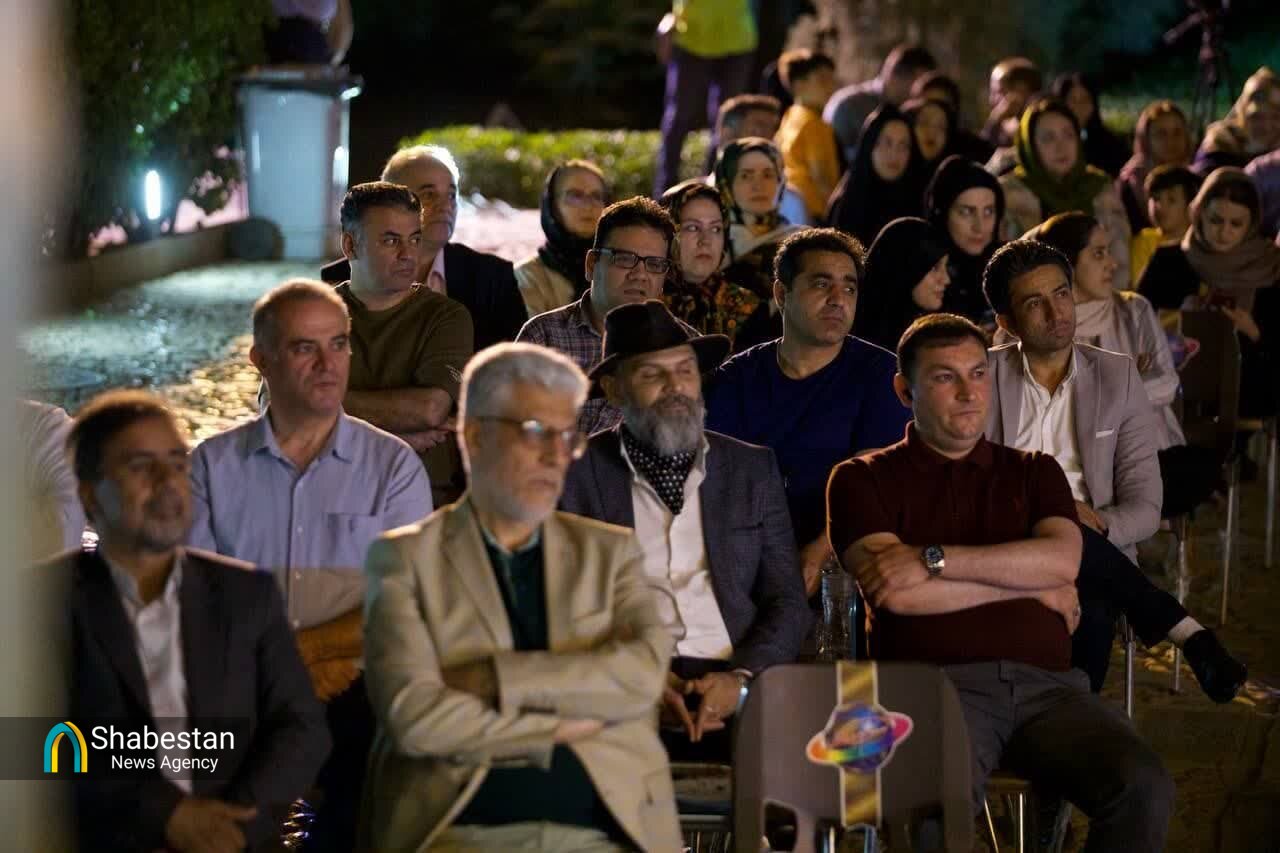 عطر فردوسی و خیام در باغ فین پیچید